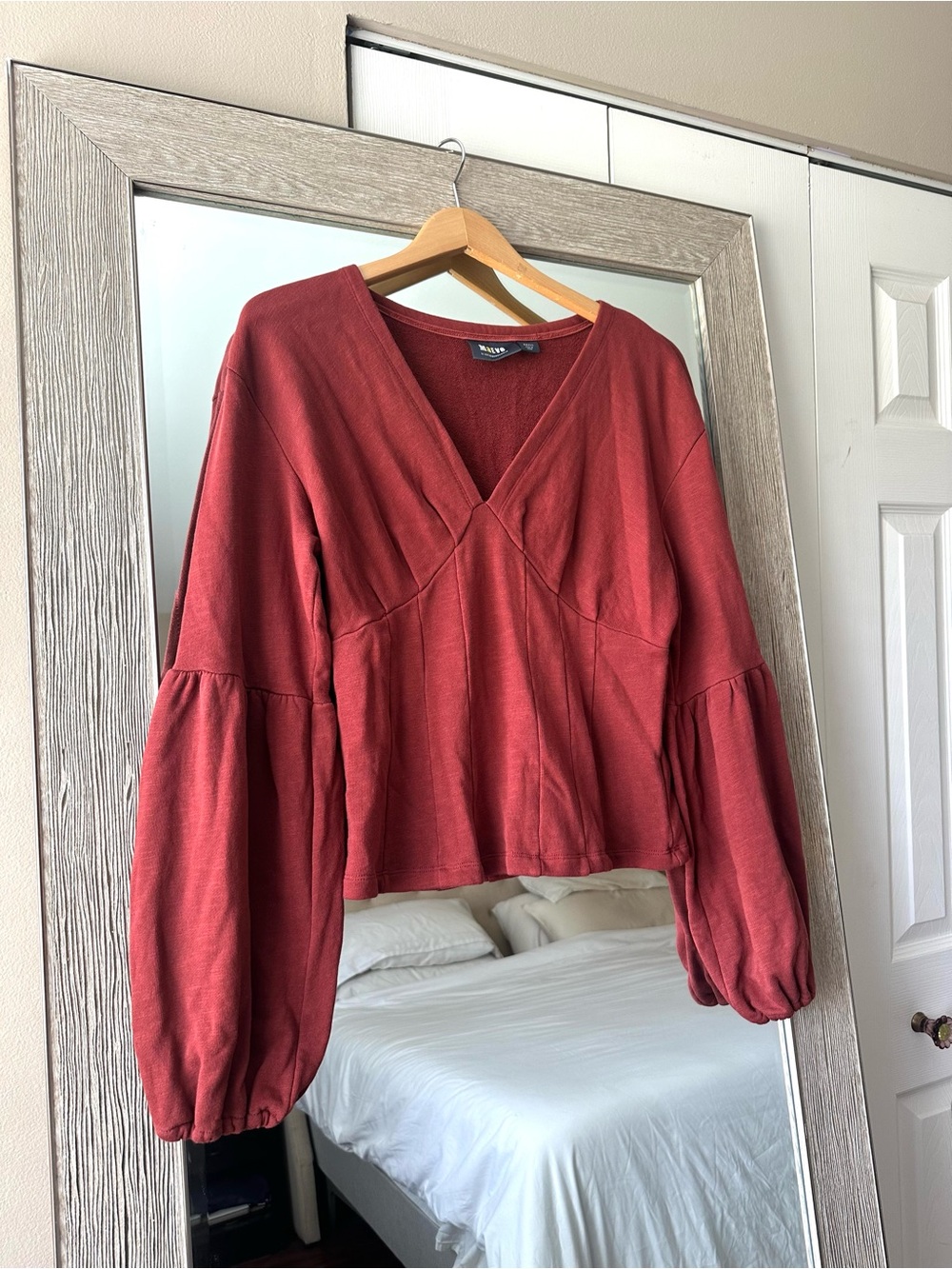 Maeve by Anthropologie Maroon V-Neck Balloon Sleeve Knit Top Size Small